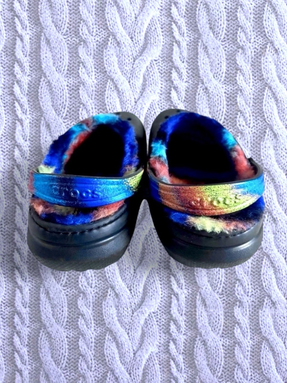 Crocs Big Kids Youth 4 Unisex Boys Or Girls Black Lined Clogs Rainbow Fuzzy - Picture 5 of 10
